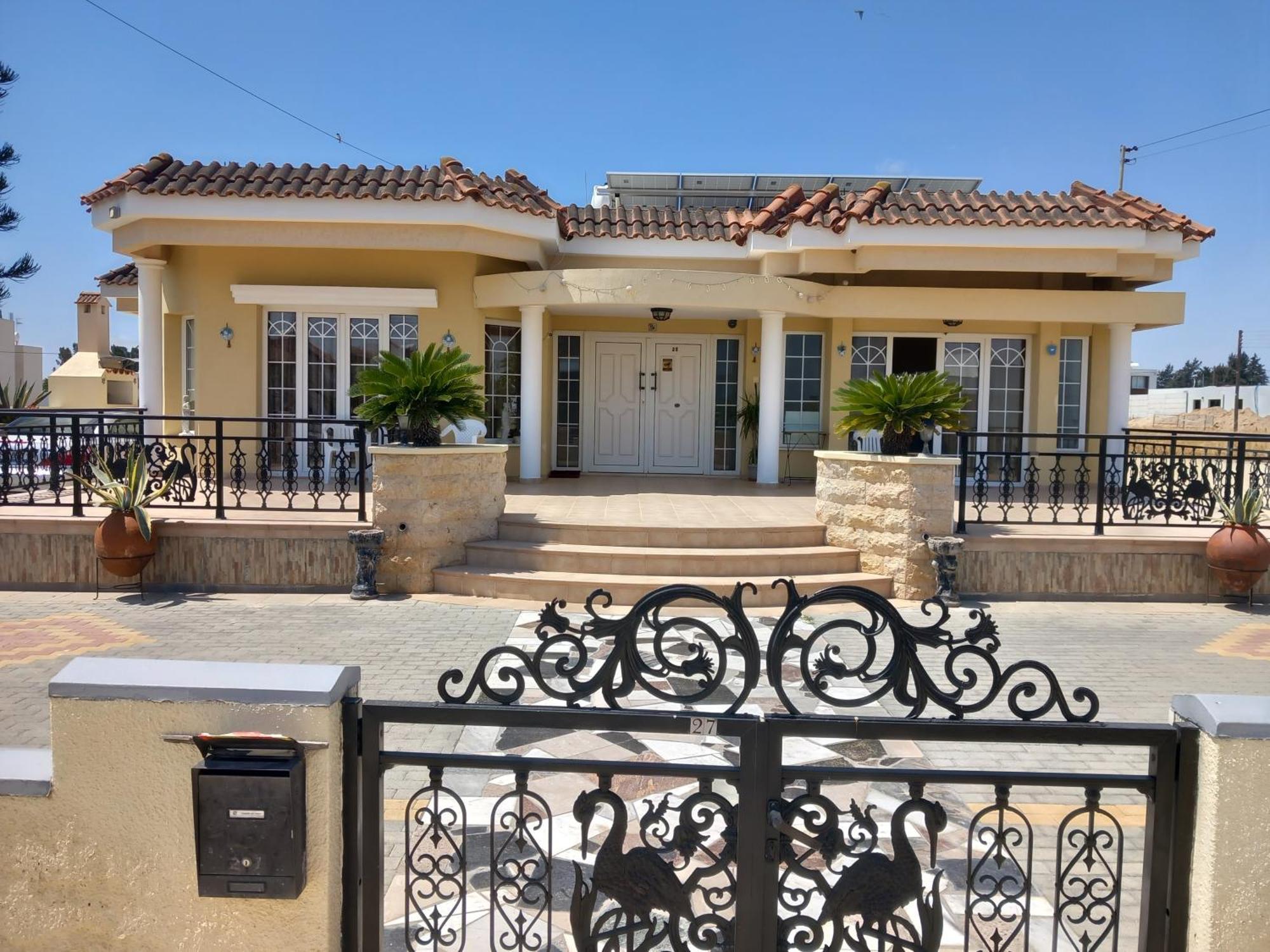 Vasilis House Apartment Dromolaxia Exterior photo
